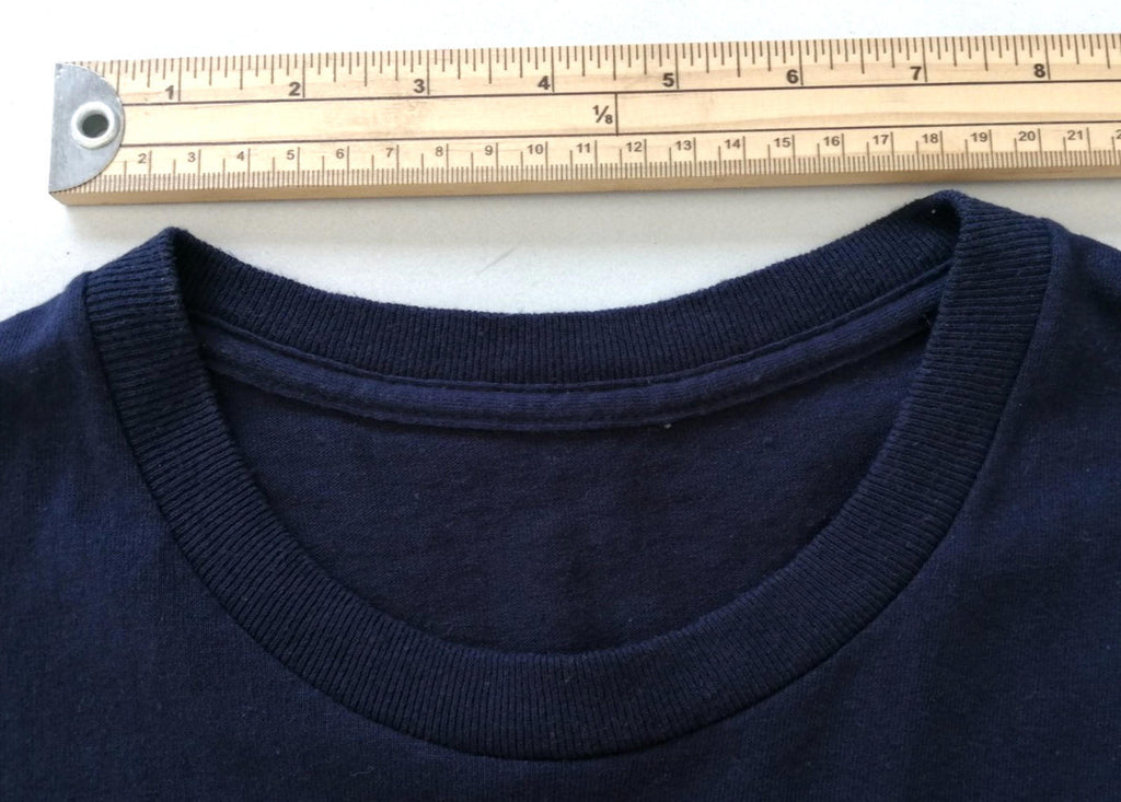 Black Sharks Uni Graphic Print T-Shirt Men's Size S Navy Crew Neck 100% Cotton