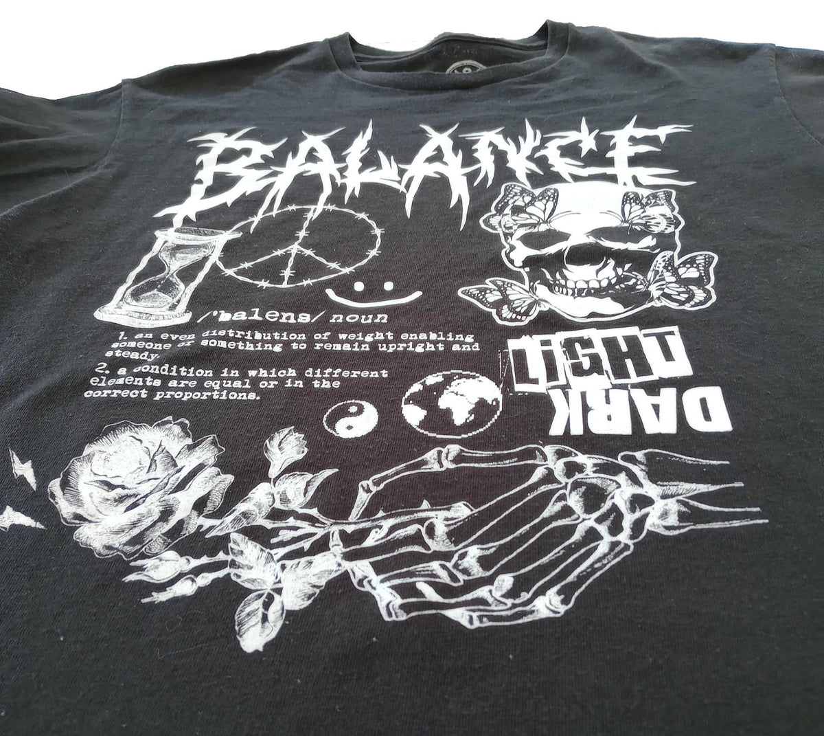 Balance Skull T-Shirt Men's UK Size S Crew Neck Light Dark Graphic Print