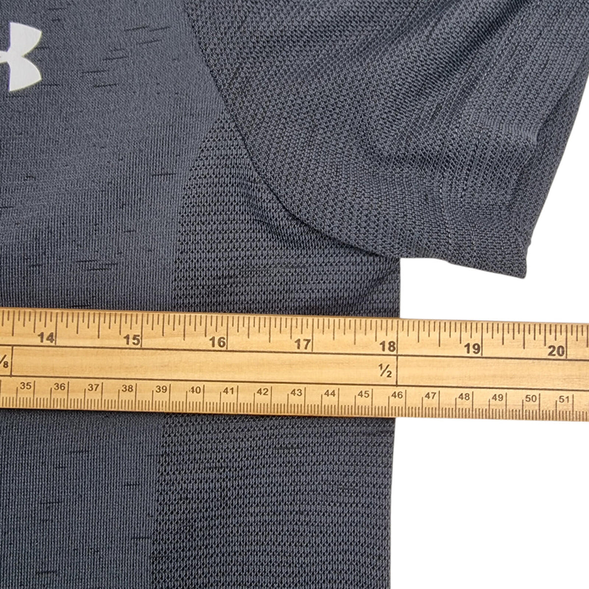 Under Armour T-Shirt Men's UK Size S Grey Vanish Seamless Short Sleeve Crew Neck