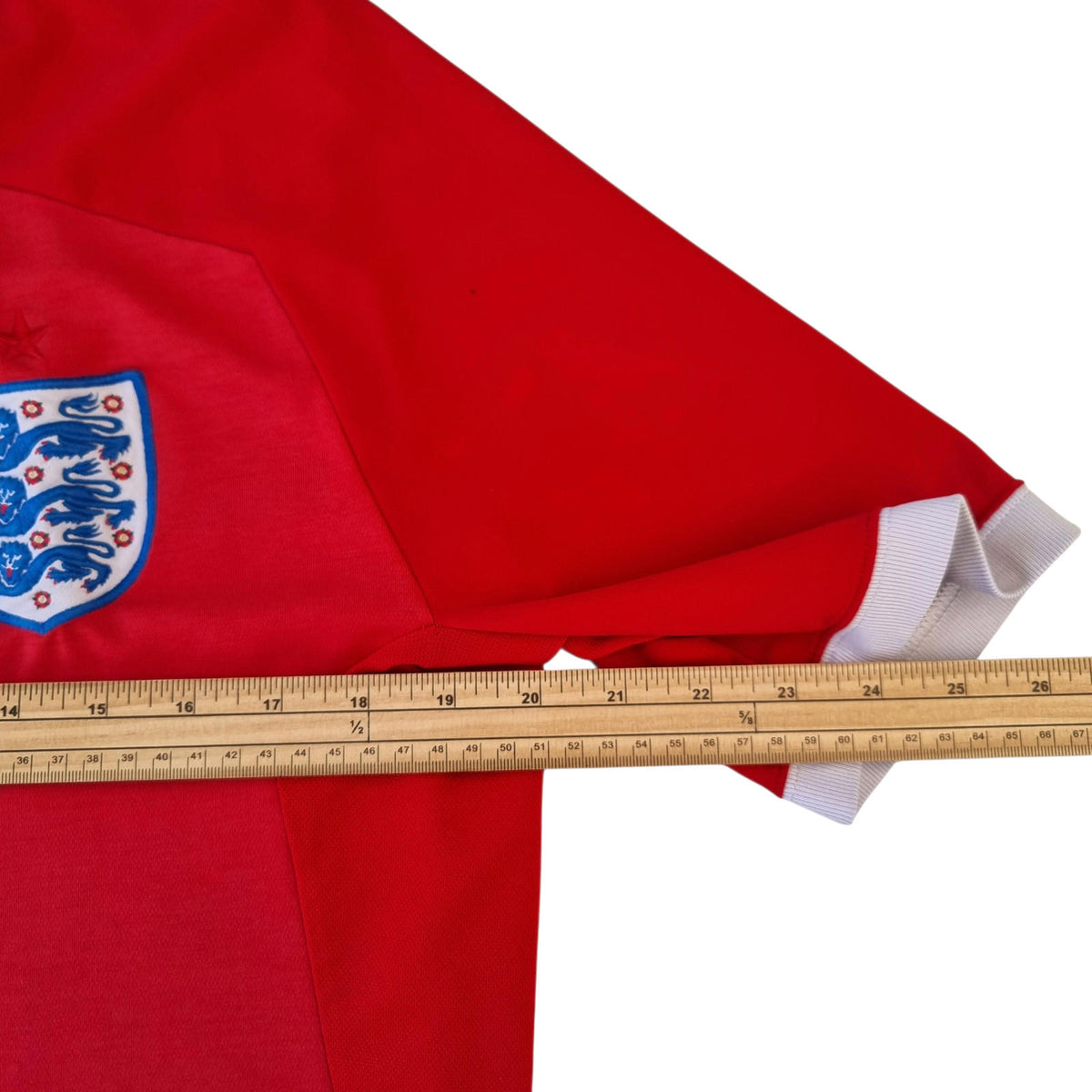 England Football Shirt Men's UK Size M Red Away Kit Hodgkiss 10 Back Print
