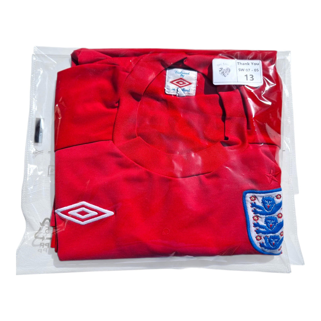 England Football Shirt Men's UK Size M Red Away Kit Hodgkiss 10 Back Print