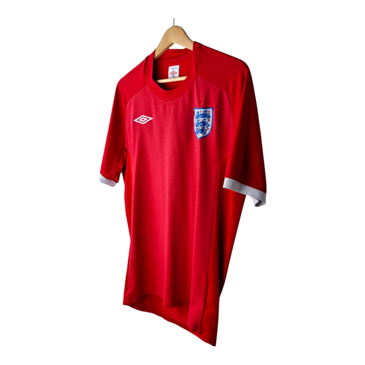 England Football Shirt Men's UK Size M Red Away Kit Hodgkiss 10 Back Print