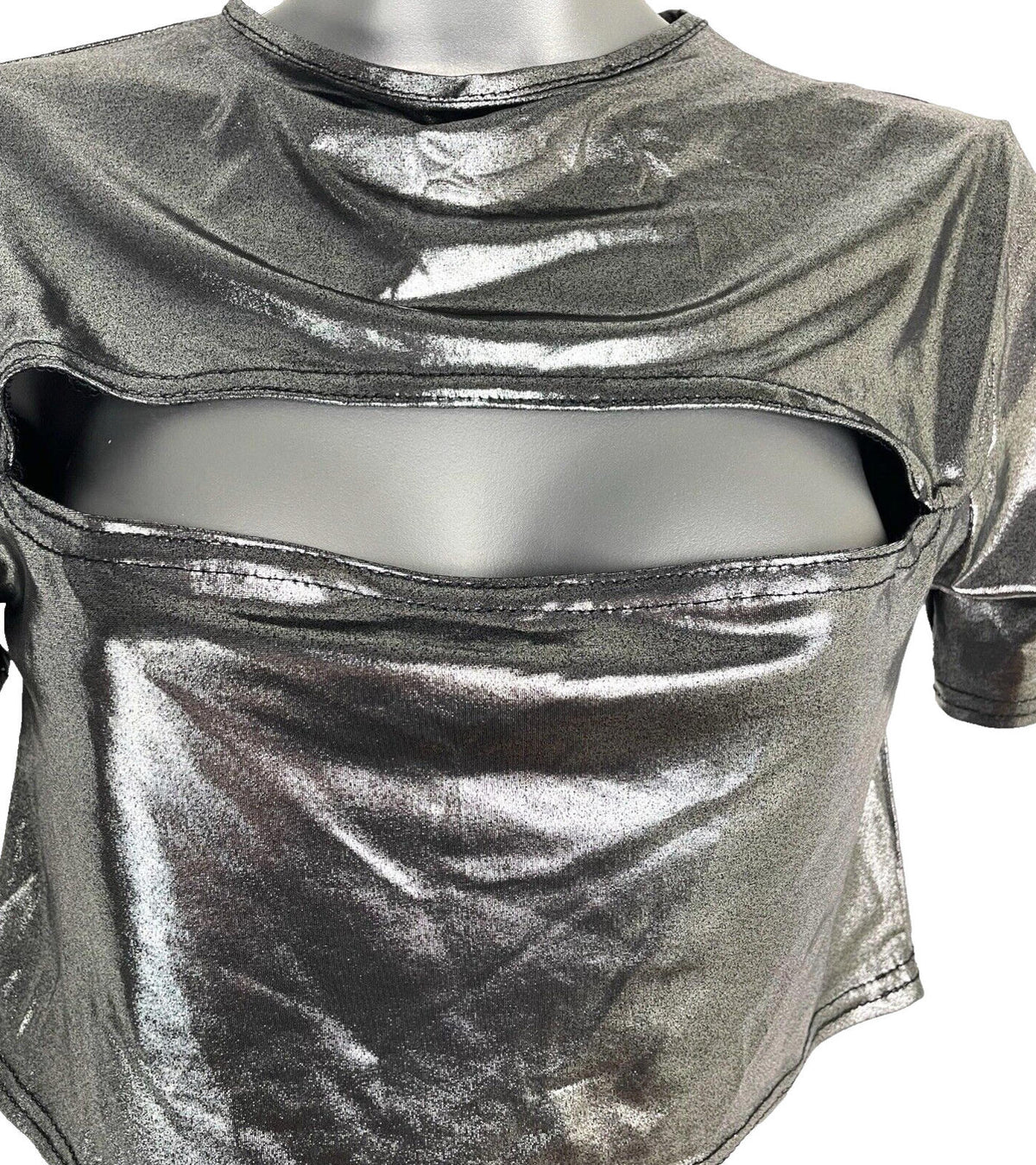 Pretty Little Thing Metalic Silver Crop Tee Cut Out Women’s UK Size 8