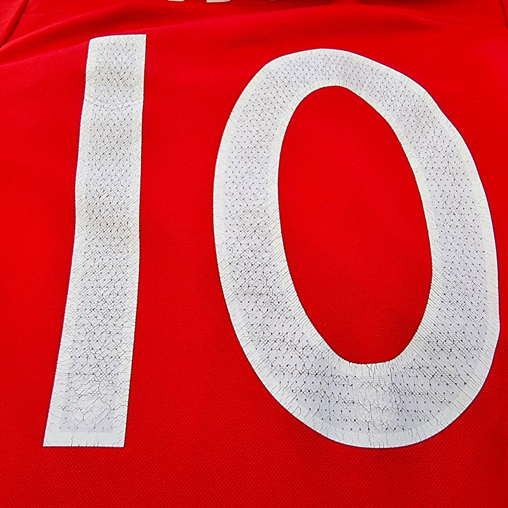 England Football Shirt Men's UK Size M Red Away Kit Hodgkiss 10 Back Print