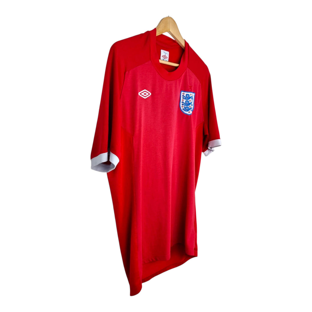 England Football Shirt Men's UK Size M Red Away Kit Hodgkiss 10 Back Print