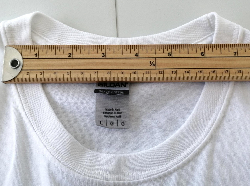 Gildan White Graphic Print T-Shirt Men's US Size L White Crew Neck 100% Cotton