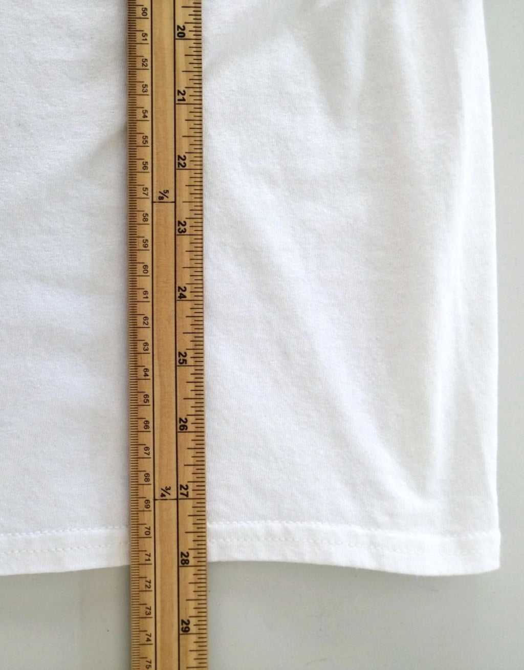 Gildan White Graphic Print T-Shirt Men's US Size L White Crew Neck 100% Cotton