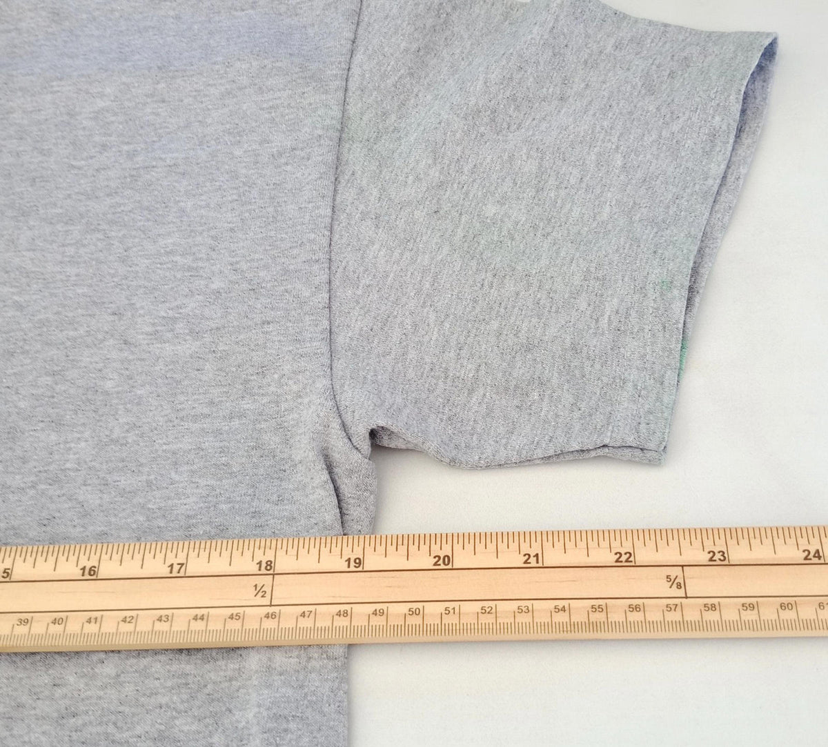 Gildan Gray Softball Camp Graphic Print T-Shirt Men's UK Size M Grey Crew Neck Cotton Mix