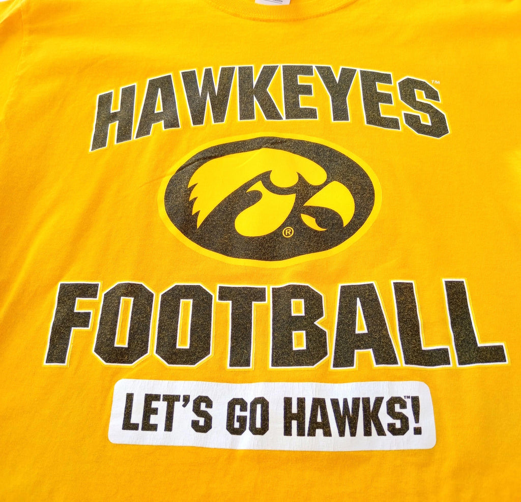 Gildan Yellow Hawkeyes Football Graphic Print T-Shirt Men's UK Size S Yellow 100% Cotton