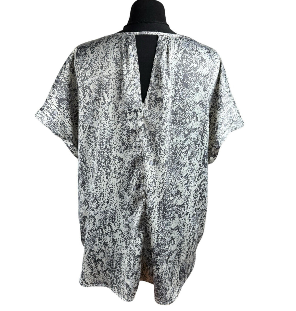 Avon Satin Blouse Top Women's UK Size 18/20 Vneck Animal Print Silver