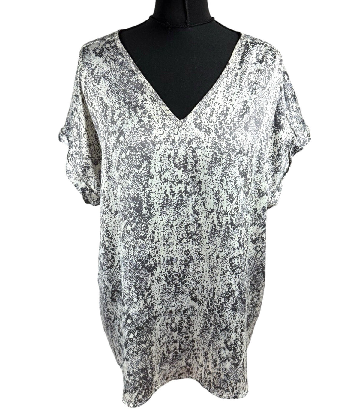 Avon Satin Blouse Top Women's UK Size 18/20 Vneck Animal Print Silver