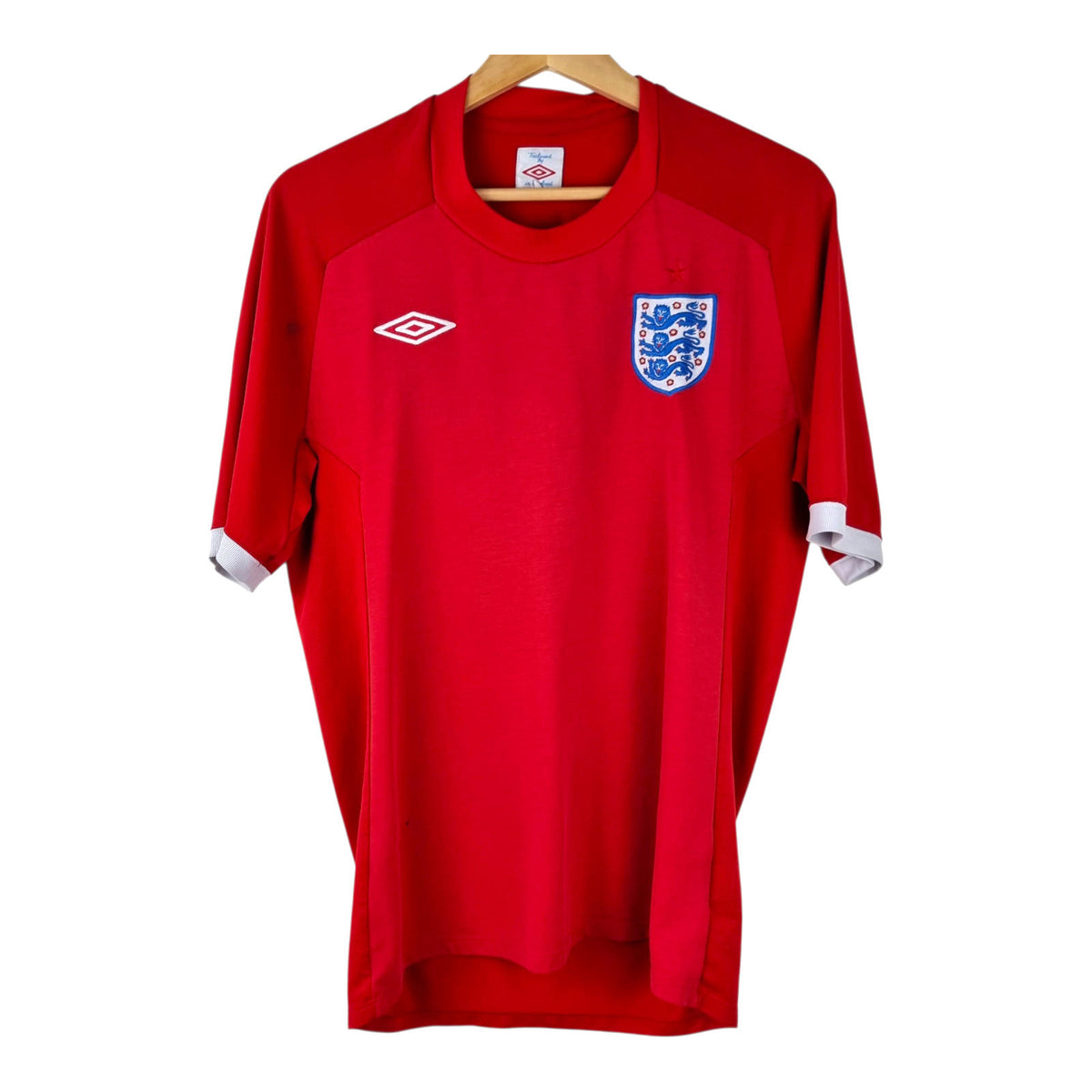 England Football Shirt Men's UK Size M Red Away Kit Hodgkiss 10 Back Print