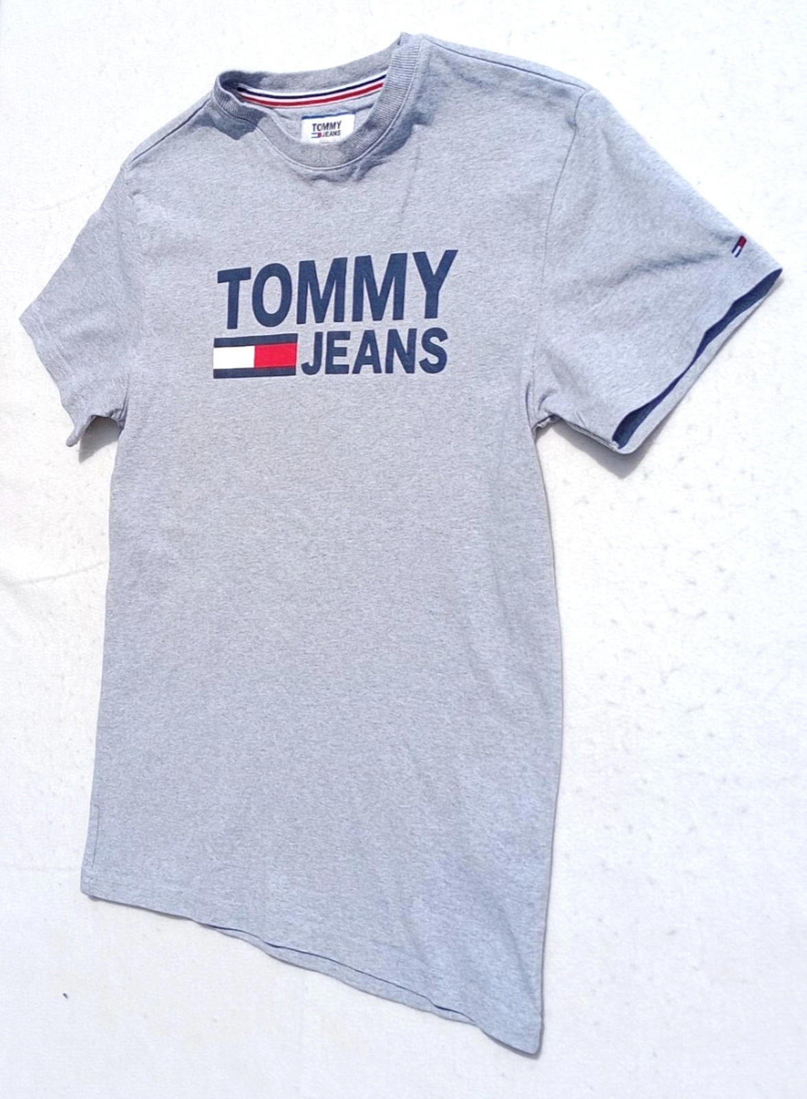 Tommy Hilfiger T Shirt Men's UK Size XS Grey Printed 100% Cotton Easy Care.