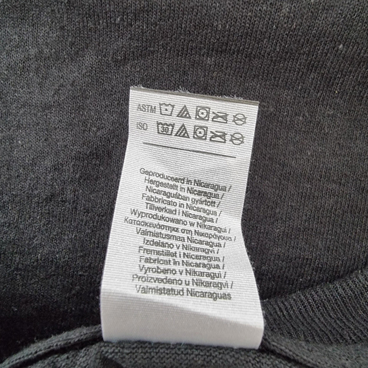 Gildan Black Graphic Print T-Shirt Men's UK Size S Black Dee's Super Service 100% Cotton