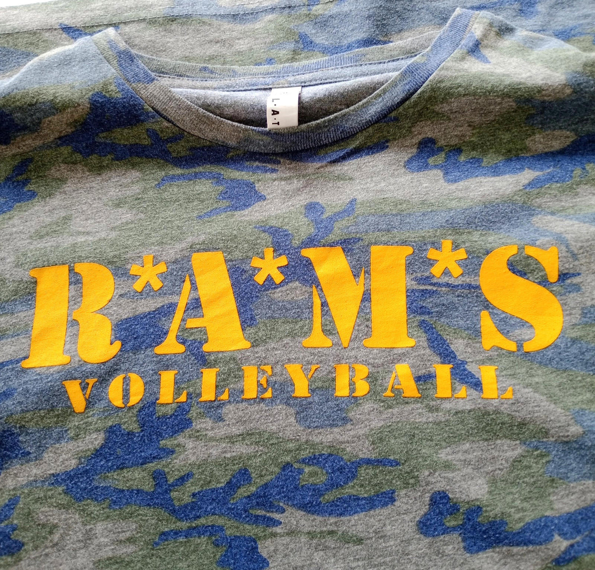 L.A.T. Apparel Gray RAMS Volleyball Graphic Print T-Shirt Men's UK Size M Grey Crew Neck Cammo