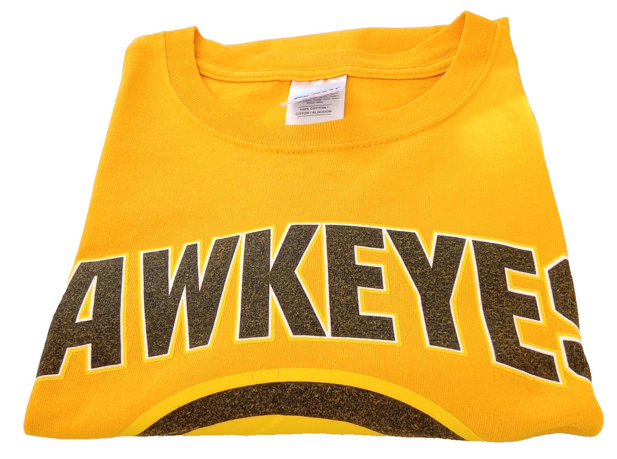Gildan Yellow Hawkeyes Football Graphic Print T-Shirt Men's UK Size S Yellow 100% Cotton