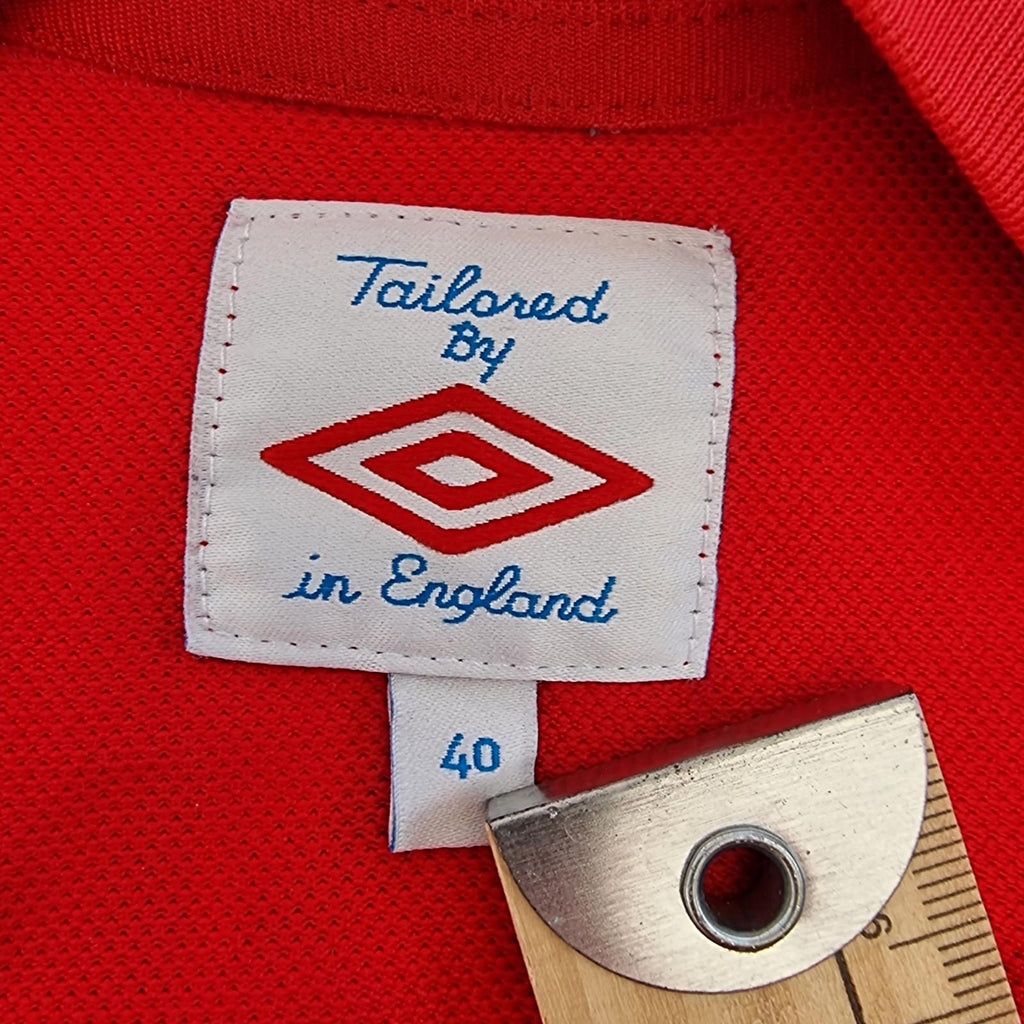 England Football Shirt Men's UK Size M Red Away Kit Hodgkiss 10 Back Print