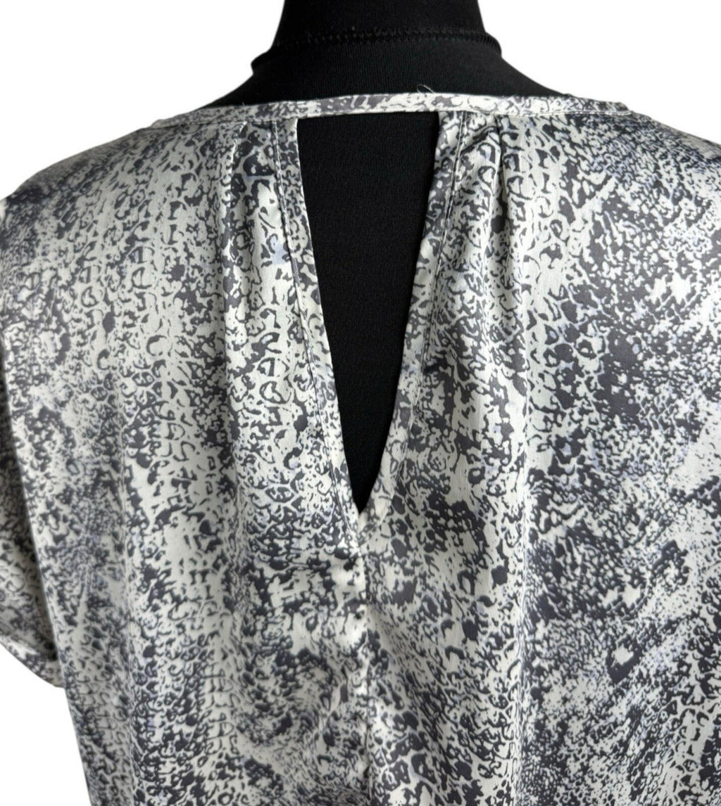 Avon Satin Blouse Top Women's UK Size 18/20 Vneck Animal Print Silver